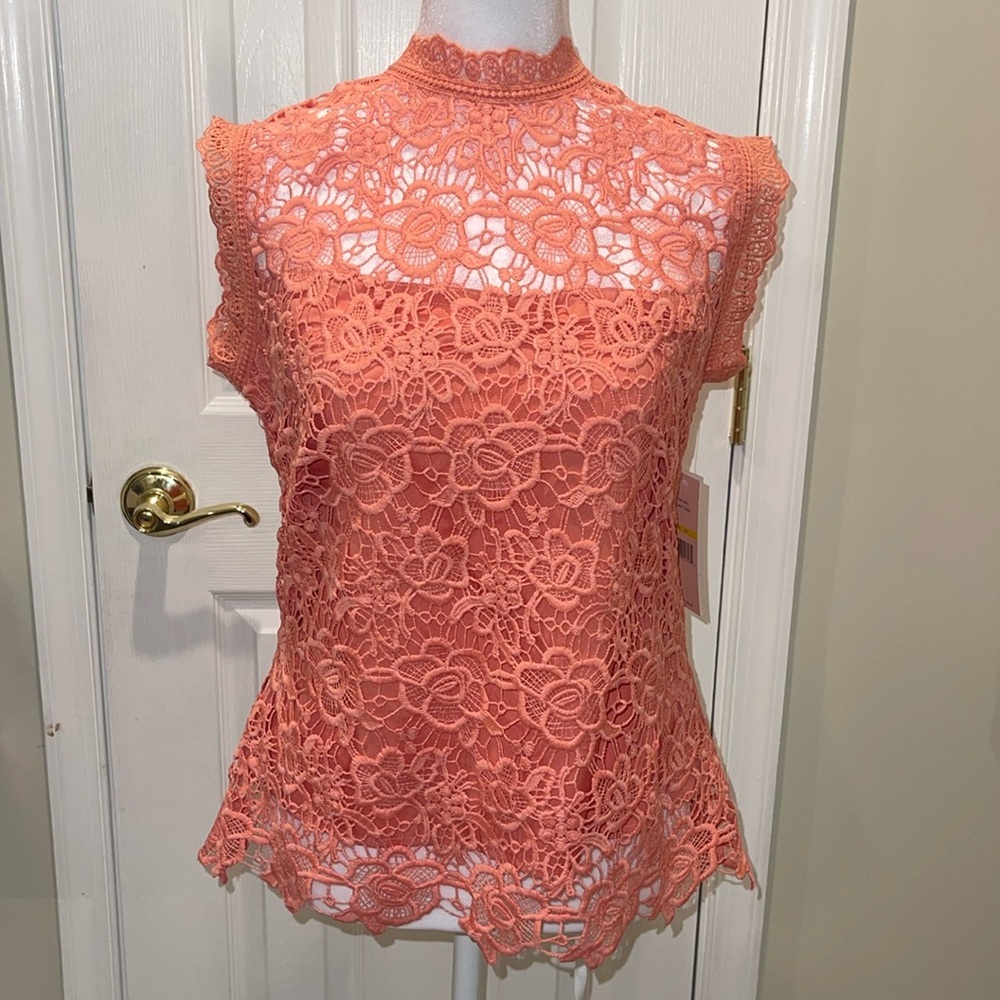 Women’s Coral Lace Sleeveless Blouse NWT Medium